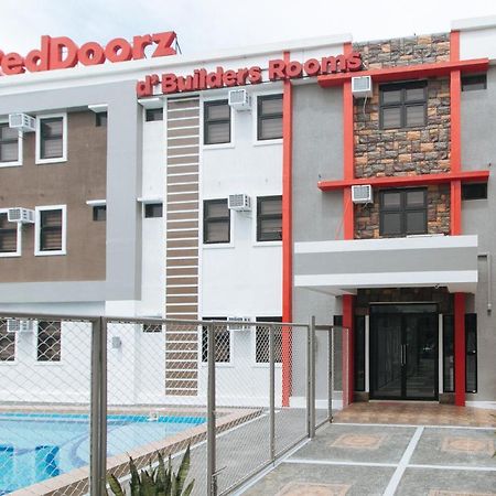 טאגיג Reddoorz Plus At Dbuilders Poblacion Bgc מראה חיצוני תמונה