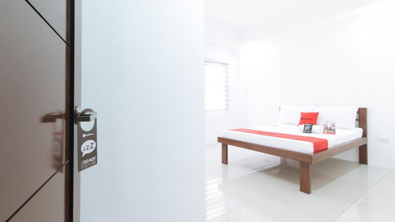 טאגיג Reddoorz Plus At Dbuilders Poblacion Bgc מראה חיצוני תמונה