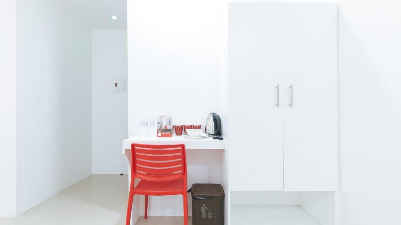 טאגיג Reddoorz Plus At Dbuilders Poblacion Bgc מראה חיצוני תמונה