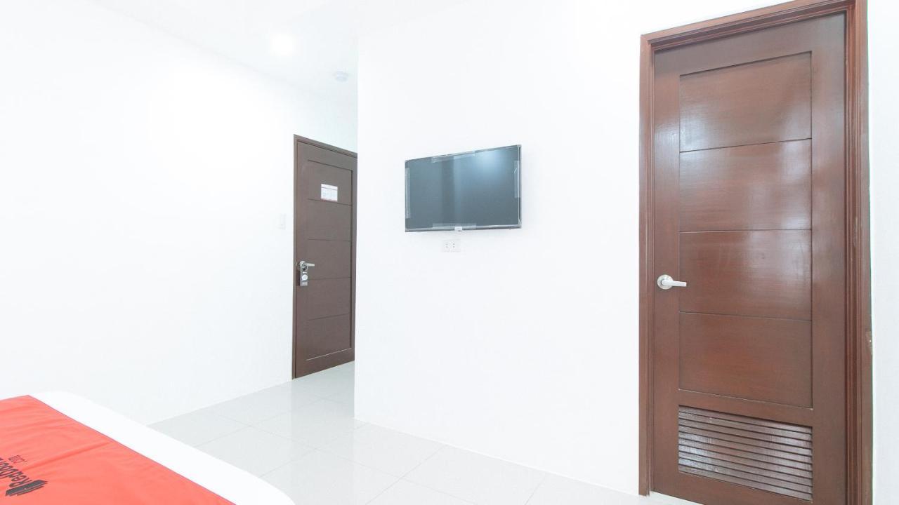 טאגיג Reddoorz Plus At Dbuilders Poblacion Bgc מראה חיצוני תמונה