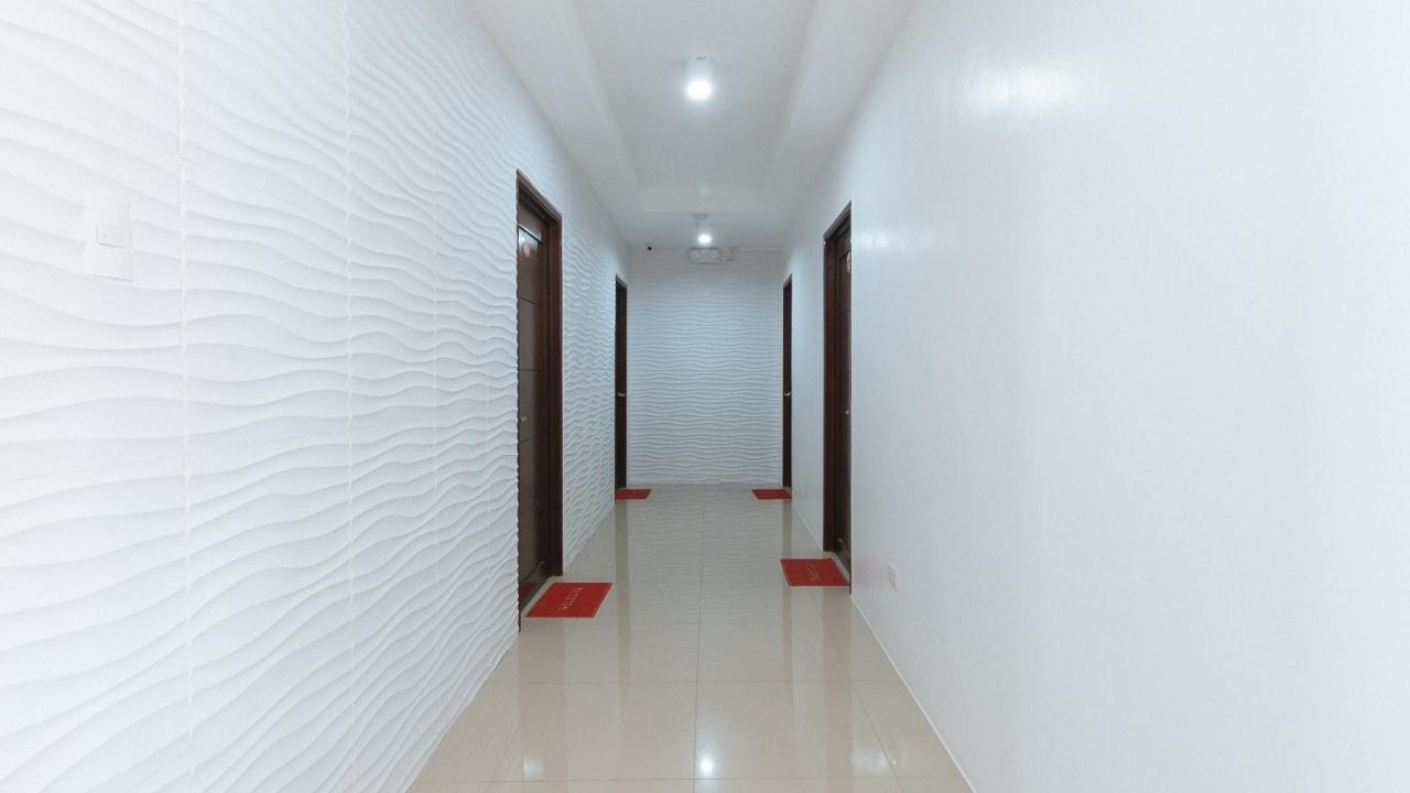 טאגיג Reddoorz Plus At Dbuilders Poblacion Bgc מראה חיצוני תמונה