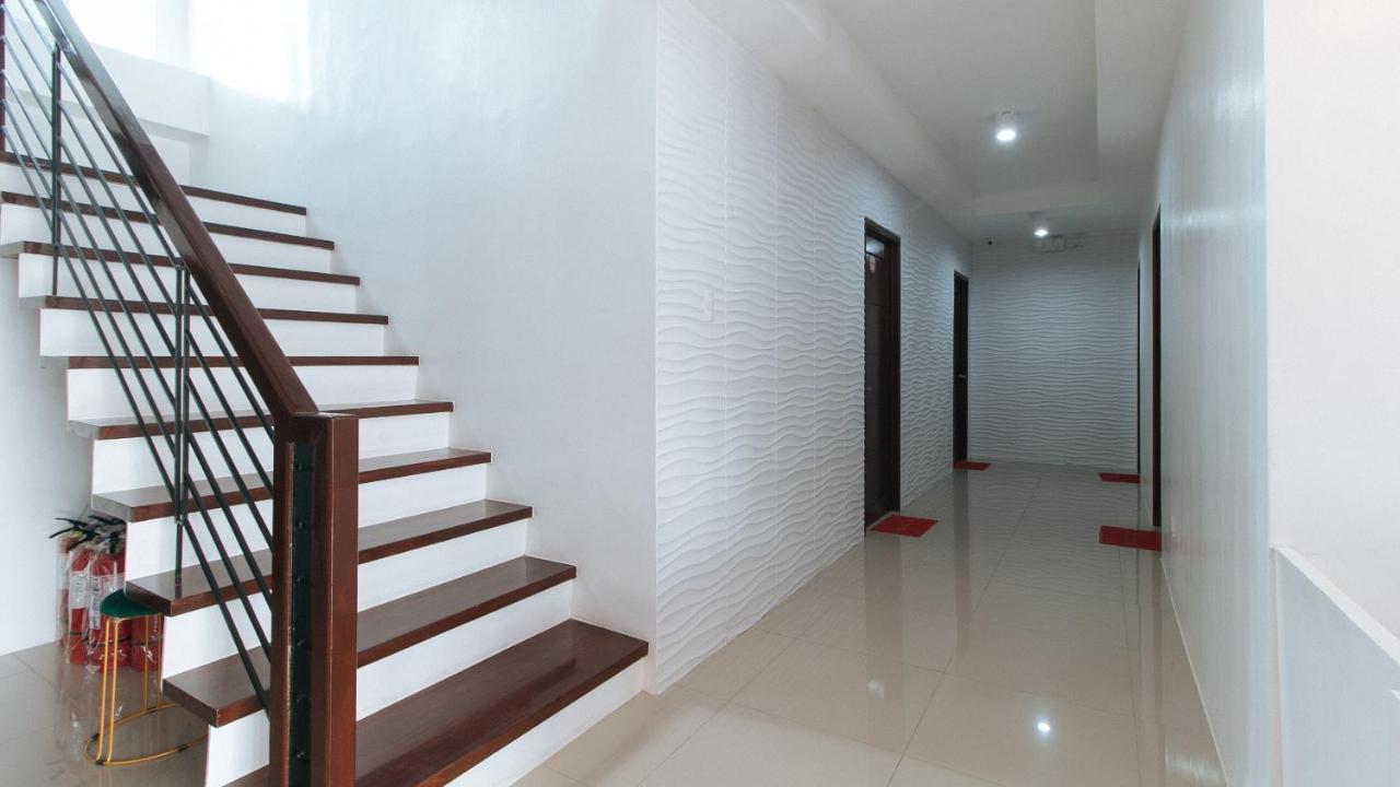 טאגיג Reddoorz Plus At Dbuilders Poblacion Bgc מראה חיצוני תמונה
