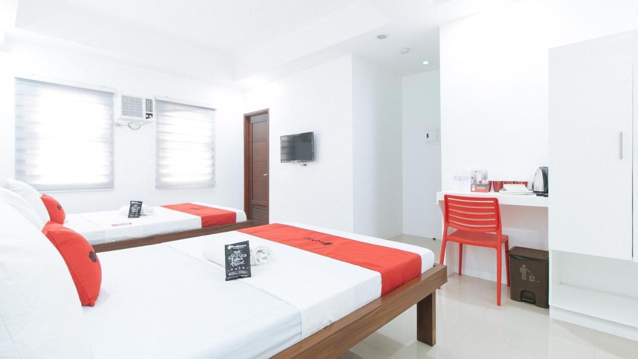 טאגיג Reddoorz Plus At Dbuilders Poblacion Bgc מראה חיצוני תמונה