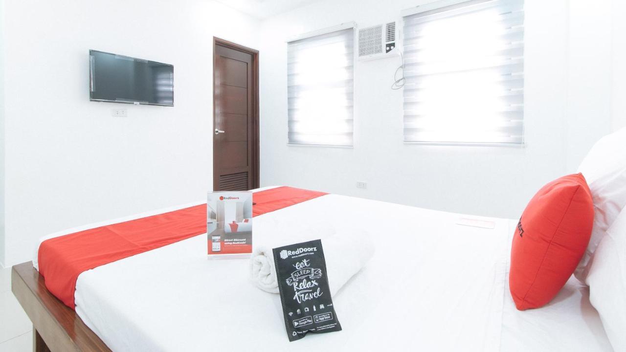 טאגיג Reddoorz Plus At Dbuilders Poblacion Bgc מראה חיצוני תמונה