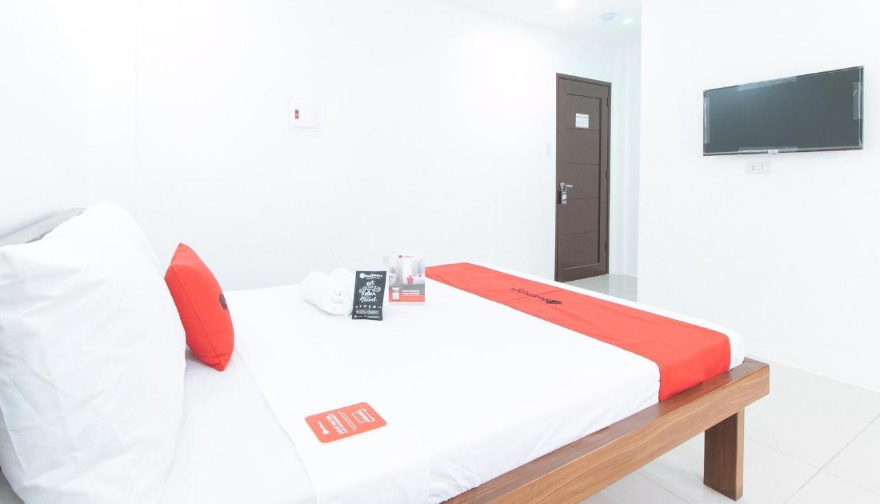 טאגיג Reddoorz Plus At Dbuilders Poblacion Bgc מראה חיצוני תמונה