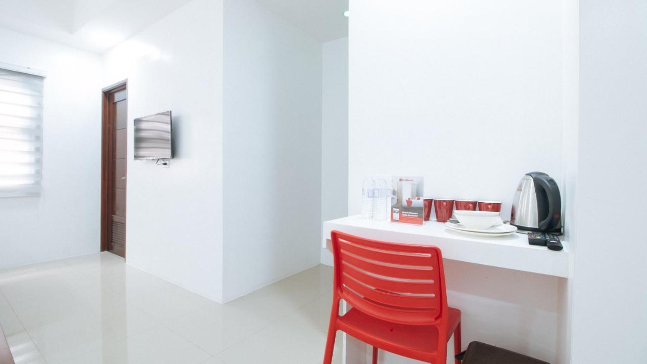 טאגיג Reddoorz Plus At Dbuilders Poblacion Bgc מראה חיצוני תמונה